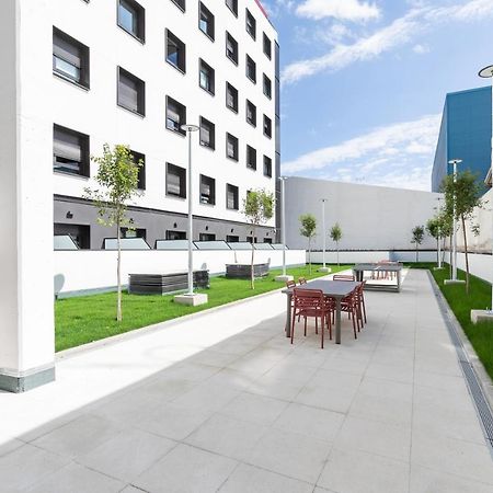 Micampus Xaudaro Student Residence Madrid Bagian luar foto