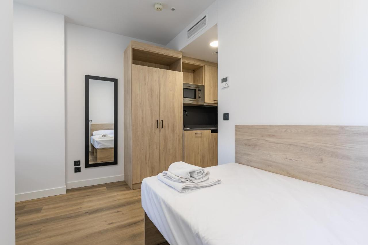 Micampus Xaudaro Student Residence Madrid Bagian luar foto