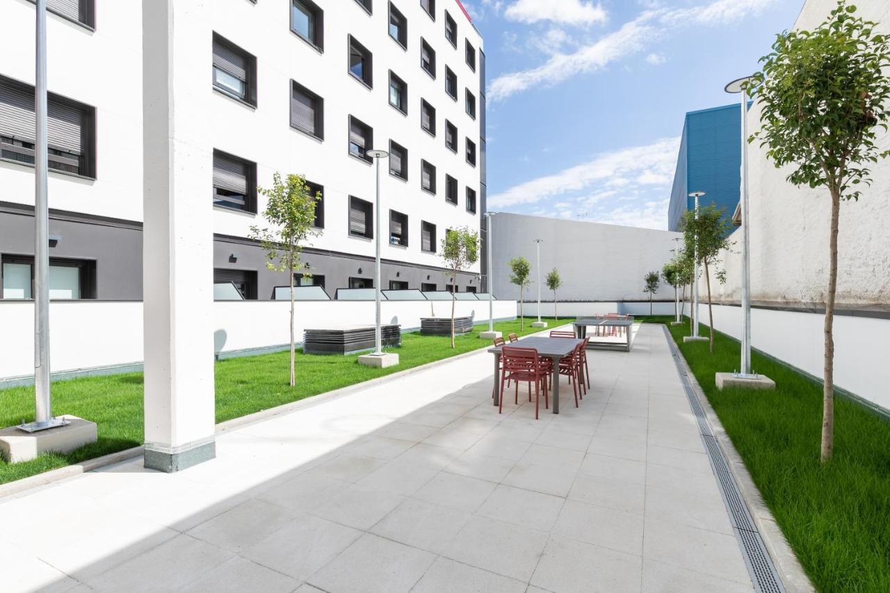 Micampus Xaudaro Student Residence Madrid Bagian luar foto