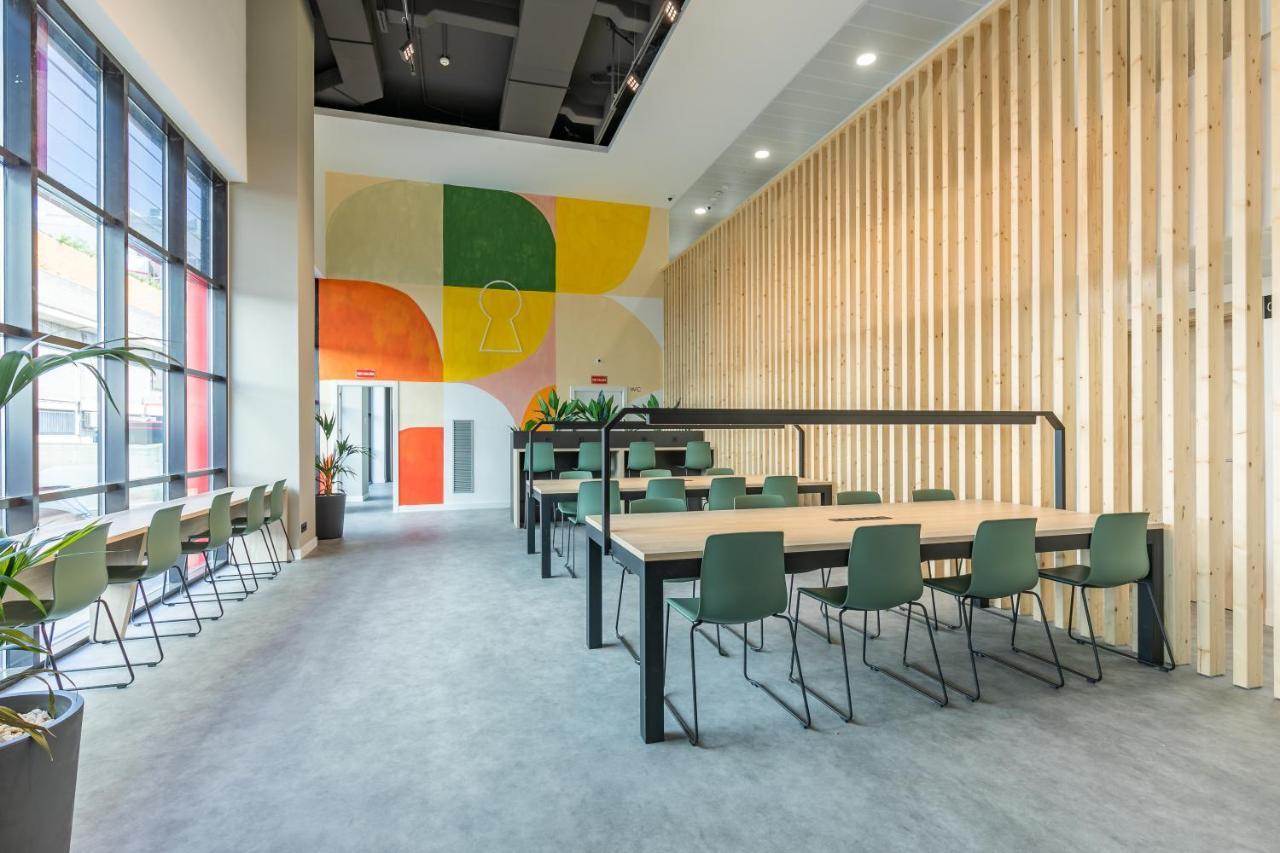 Micampus Xaudaro Student Residence Madrid Bagian luar foto