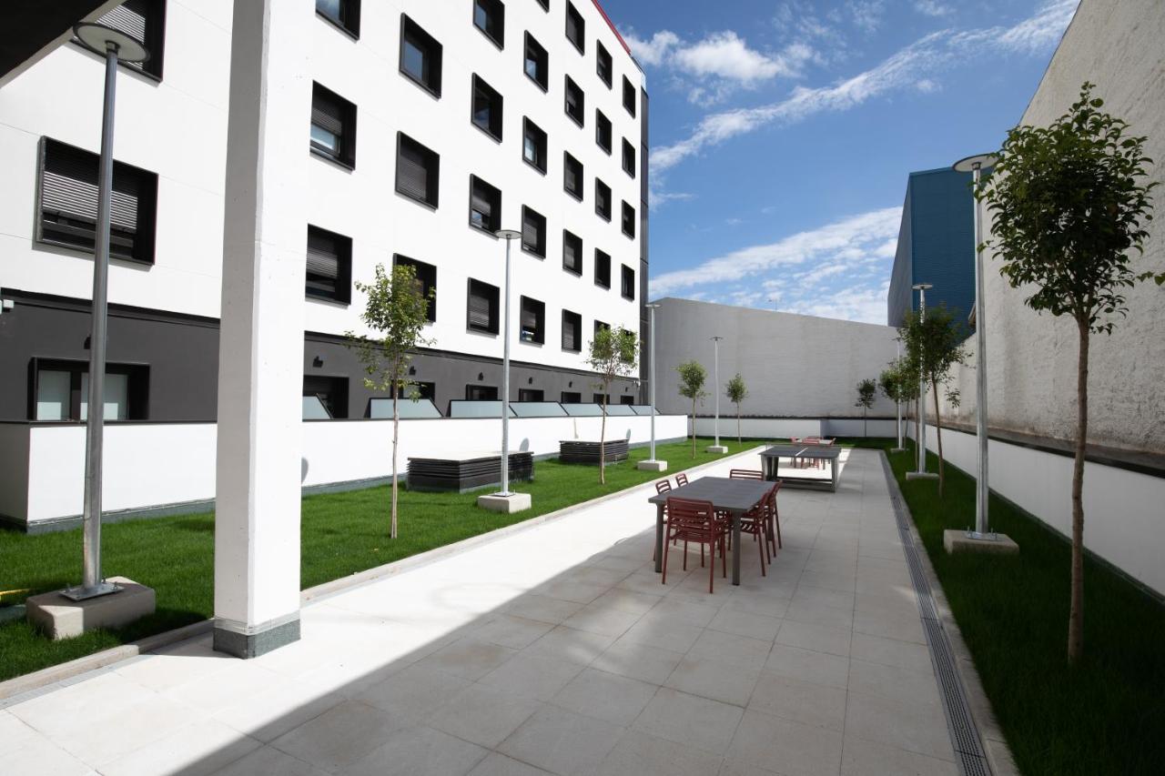 Micampus Xaudaro Student Residence Madrid Bagian luar foto