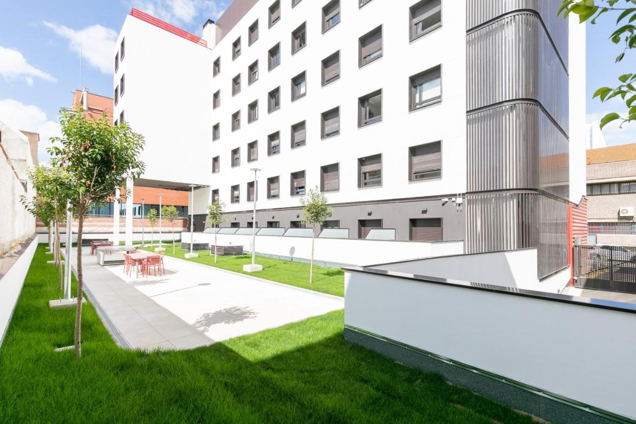 Micampus Xaudaro Student Residence Madrid Bagian luar foto